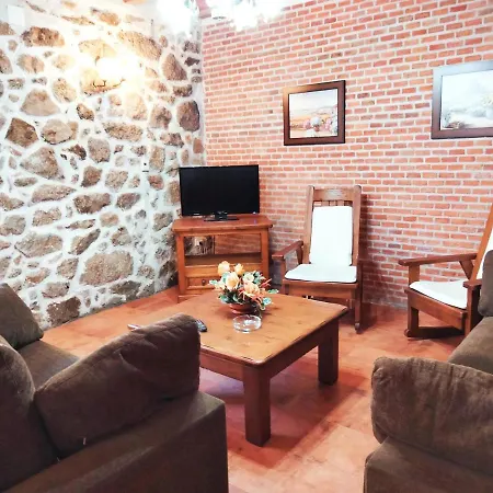 El Robledo Εξοχικό σπίτι *