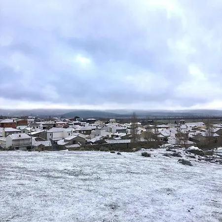 El Robledo Εξοχικό σπίτι *